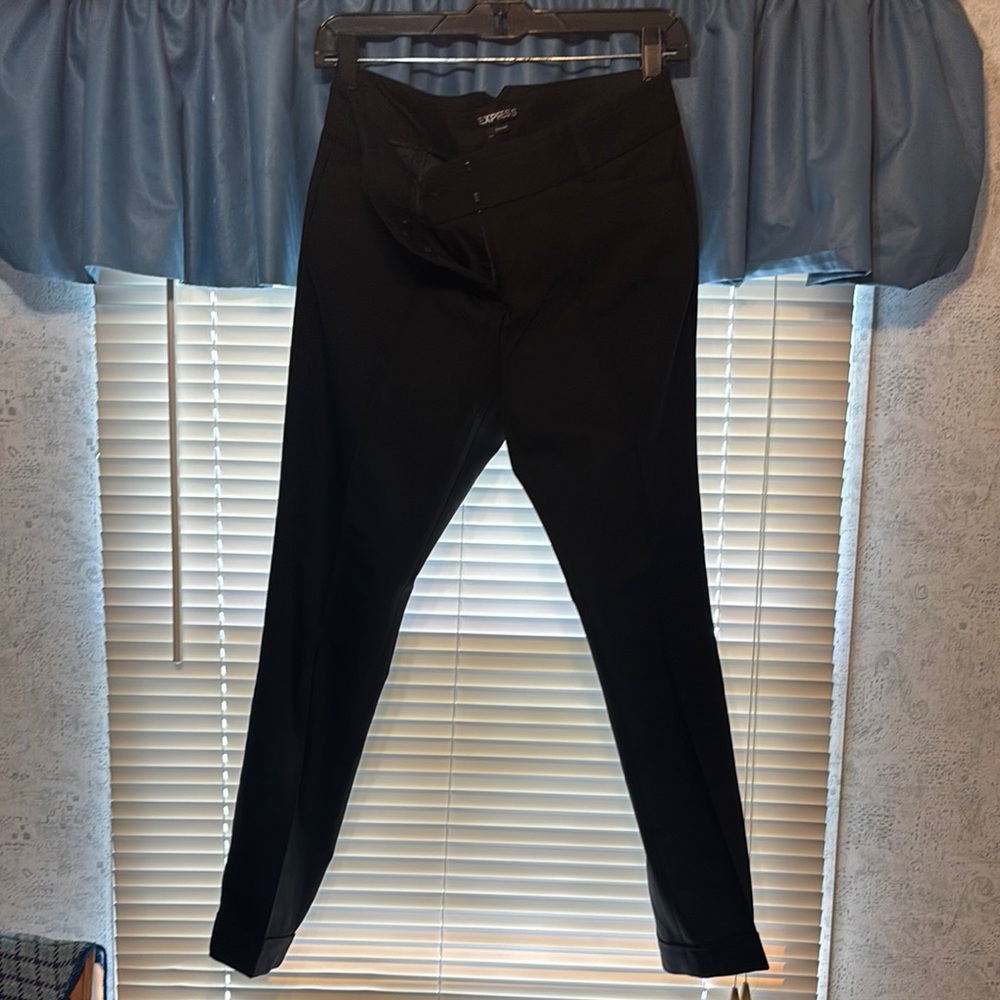 Express Black Ankle Cropped Pants with Tapered Leg